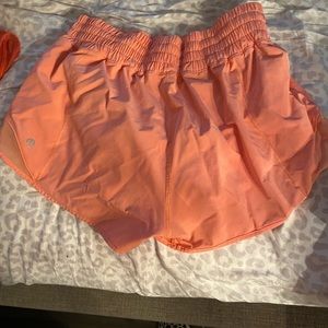 Lululemon hotty hot LR size 6.